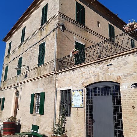 Апартаменты Palazzo Tuemi Castelplanio Экстерьер фото